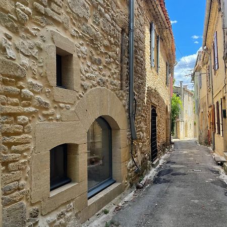Charmante Maison De Village Collias Экстерьер фото