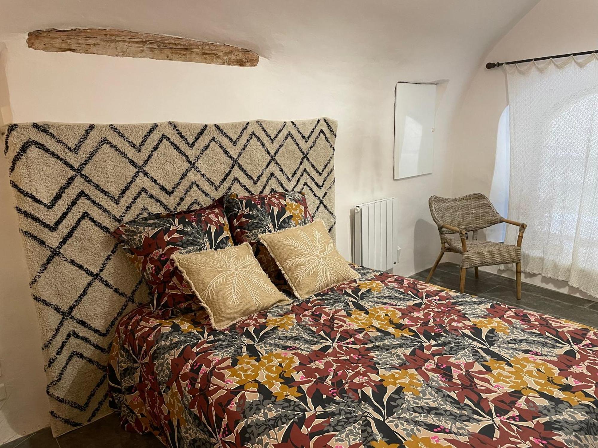 Charmante Maison De Village Collias Экстерьер фото